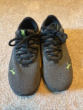 Puma Men’s Gray Knit Athletic Shoes with Lime Logo